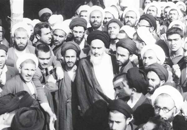 نسبت‌سنجی بین حوزه علمیه و انقلاب اسلامی