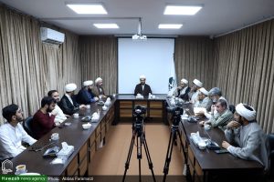 نویسندگان حوزوی نسبت به عملیاتی شدن پیام رهبر انقلاب پیگیر باشند
