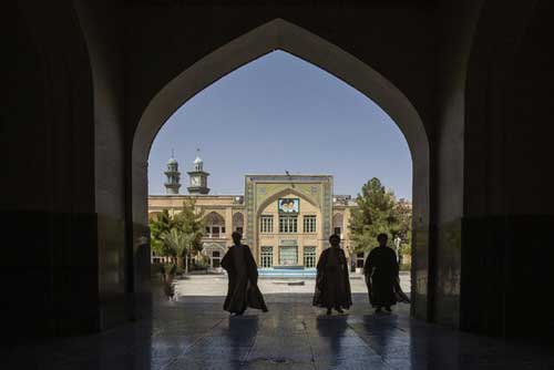 بازخوانی پرسشگرانه از هویت حوزه علمیه