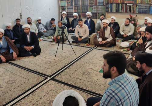 عنصر جامعیت در تربیت طلاب ضروری است