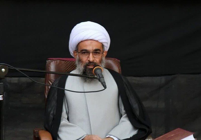 اهانت به رهبر انقلاب نشانه بی‌منطقی و ضعف دشمنان است