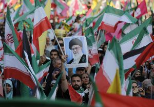 تلاطم‌های روشنفکری در به‌هم زدن صفوف همبستگی