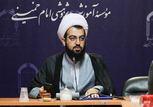 حجت‌الاسلام محمدرضا اسدی، معاون آموزش مؤسسه امام خمینی(ره)،